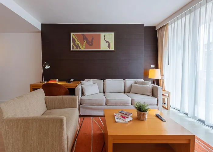 Oakwood Sukhumvit 24 Hotel