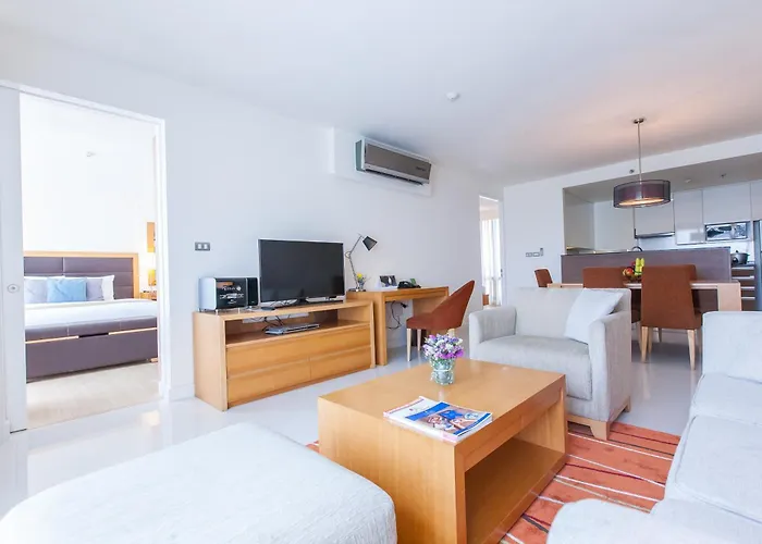 Oakwood Sukhumvit 24 Hotel 4*