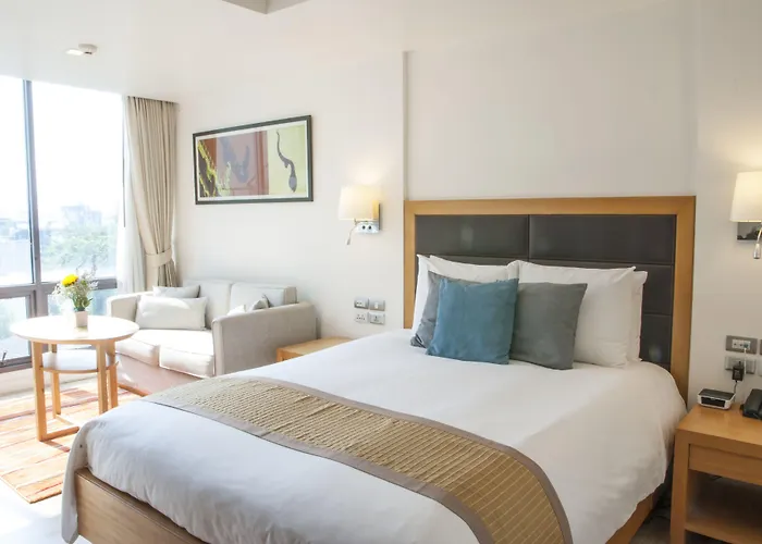 Oakwood Sukhumvit 24 Hotel Bangkok