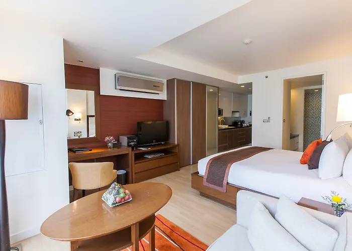 Oakwood Sukhumvit 24 Hotel 4*