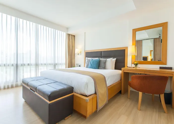 Oakwood Sukhumvit 24 4*