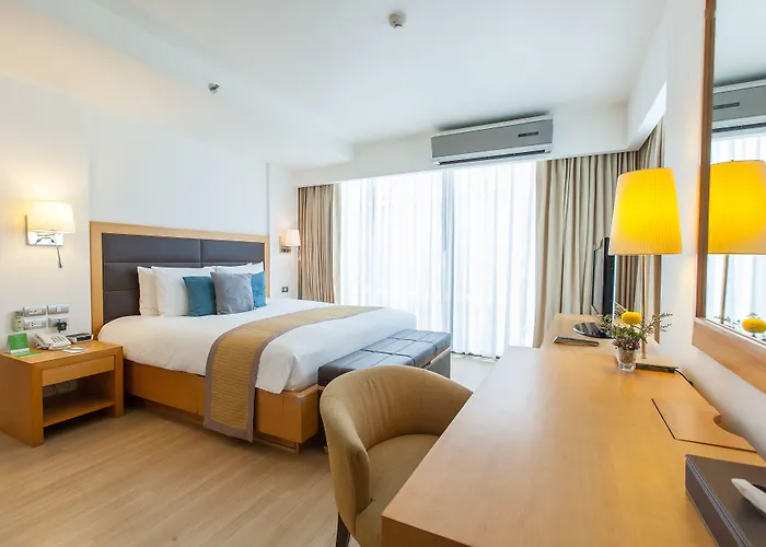 Oakwood Sukhumvit 24 Hotel