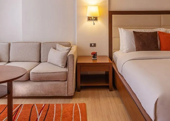 Oakwood Sukhumvit 24 Hotel 4*