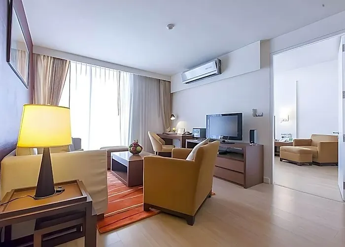 Oakwood Sukhumvit 24 Hotel